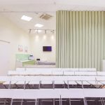 Раздвижная перегородка для аптечного пункта