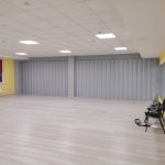 Раздвижная и трансформируемая перегородка для танцевального зала фитнес центра.