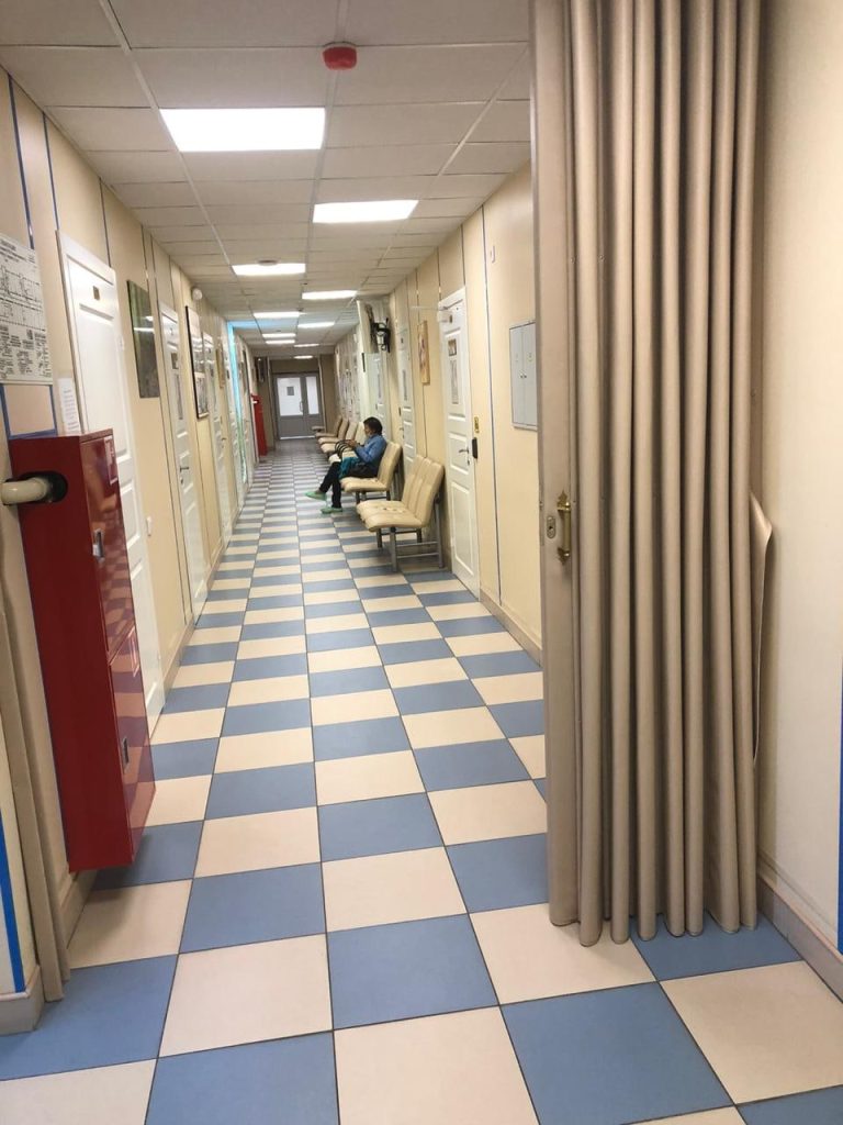 Мягкие белые перегородки для больницы
