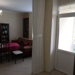 Мягкая белая перегородка для частной квартиры