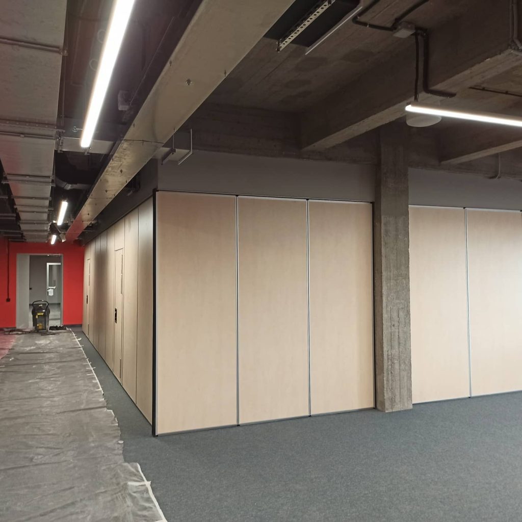 Раздвижные перегородки в Высшей школе экономики: Преобразование пространства с ГК Слайдинг