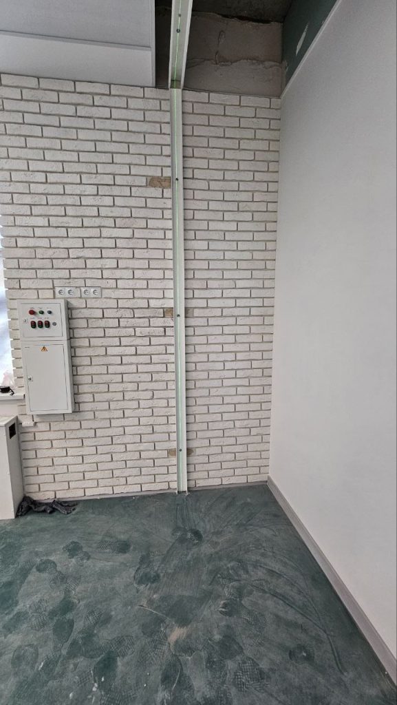 Раздвижная перегородка для школы в Белгороде: функциональность, стиль и качество от SlidingPartition.ru