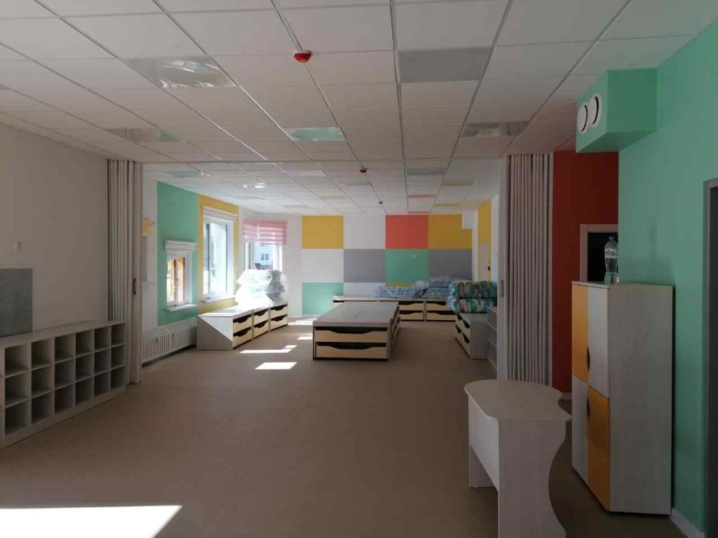 белая мягкая перегородка для детского сада в городе Тюмень