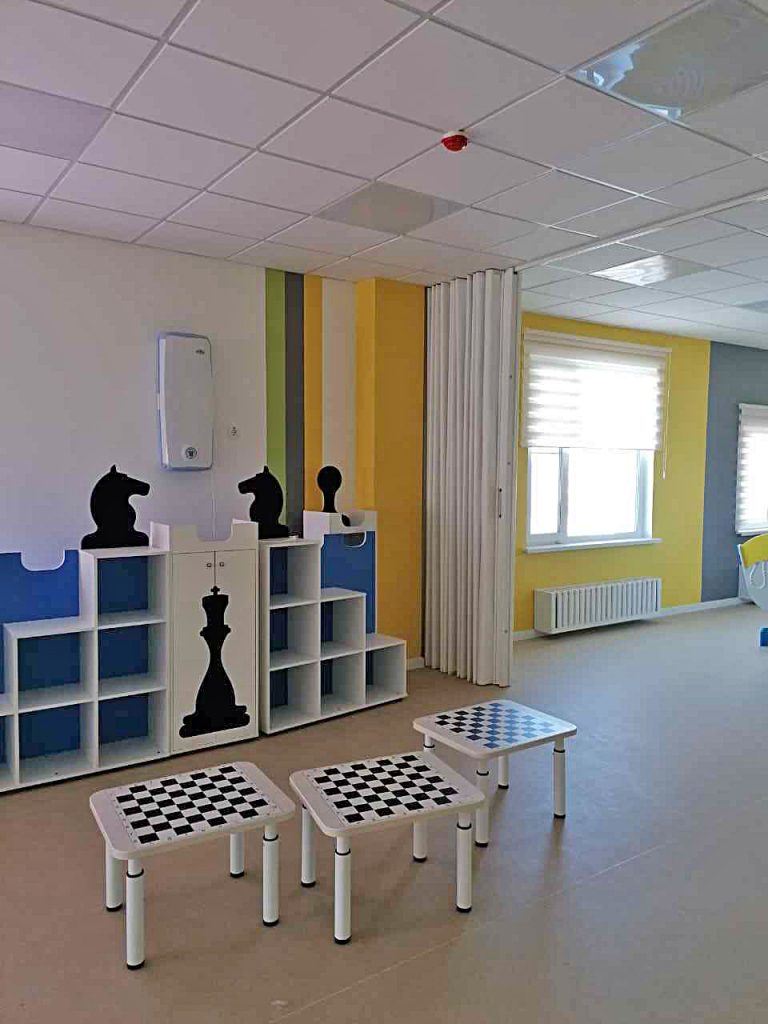 белая мягкая перегородка для детского сада в городе Тюмень