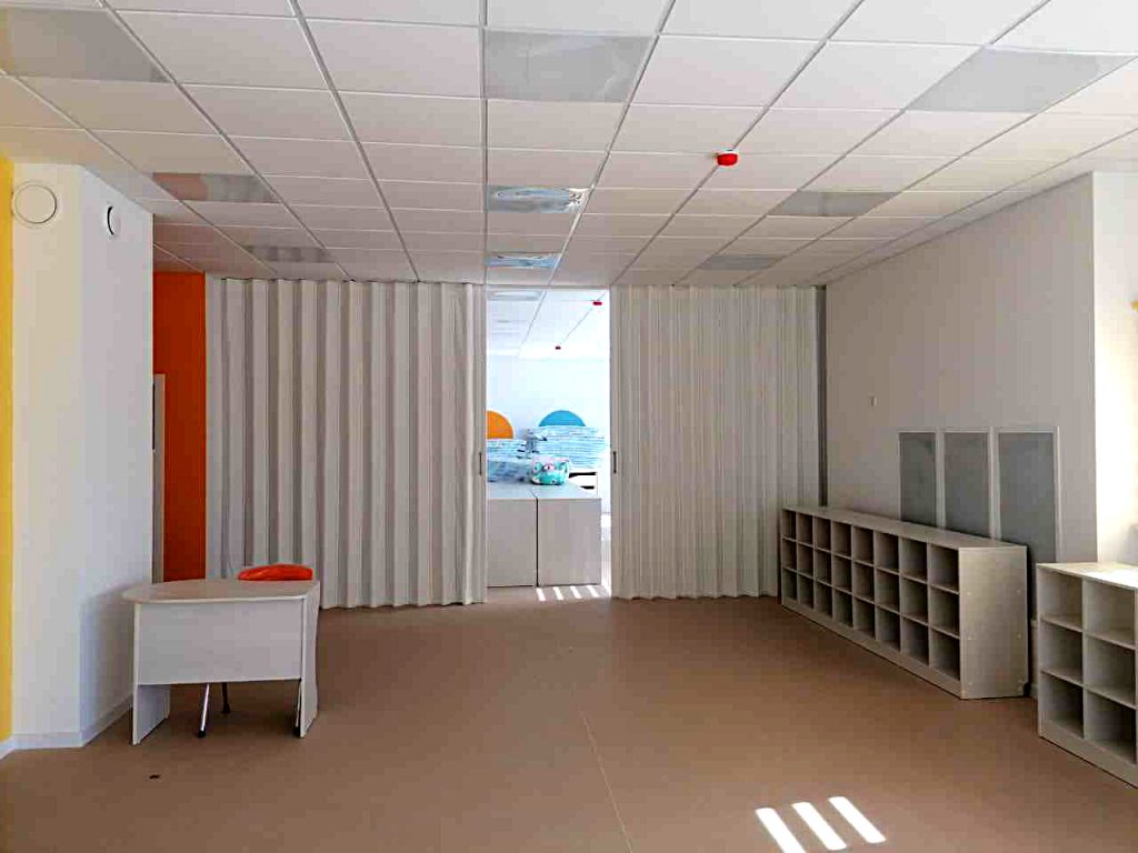 белая мягкая перегородка для детского сада в городе Тюмень