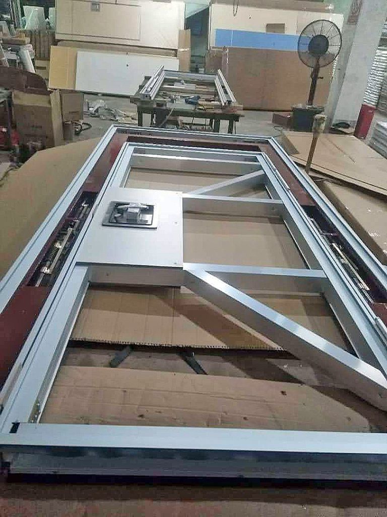 Яркое решение для ВШЭ: Желтая раздвижная стена от SlidingPartition.rи!