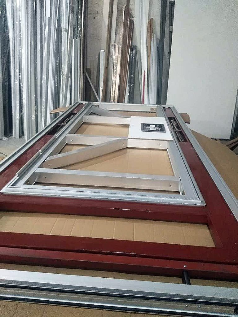 Яркое решение для ВШЭ: Желтая раздвижная стена от SlidingPartition.rи!