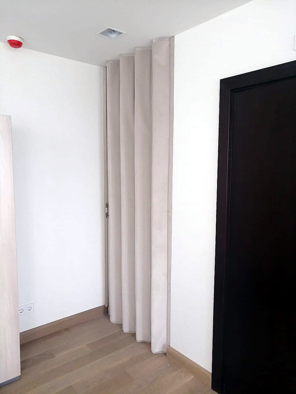 Создайте уют и стиль в своей квартире с серой мягкой перегородкой от SlidingPartition.ru в Самаре!